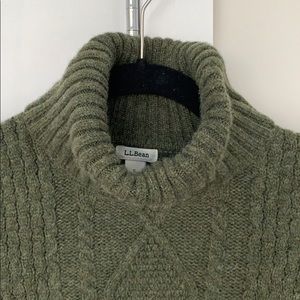 LL BEAN TURTLENECK SWEATER wool, forest green